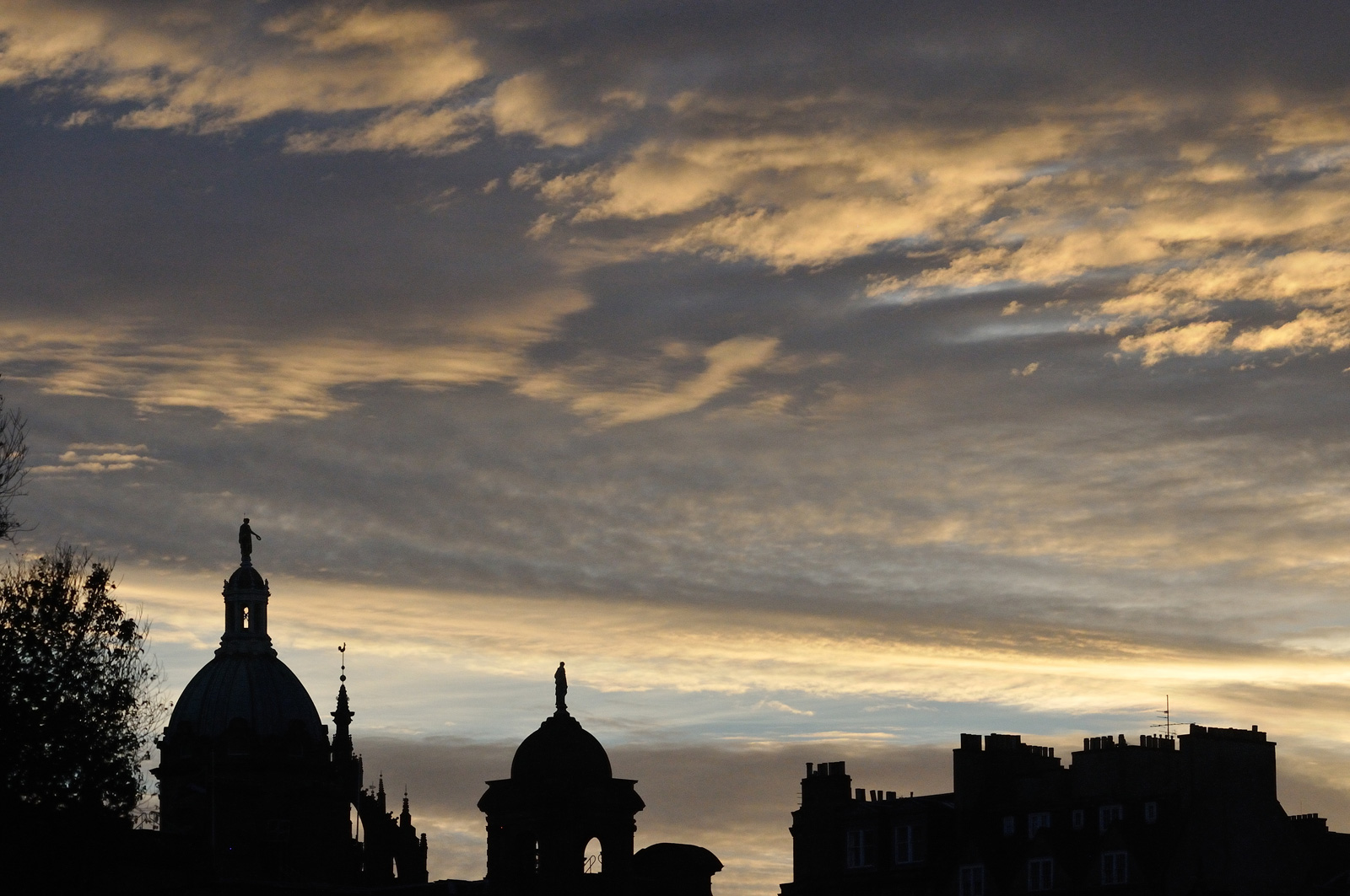 morning-sky-edinburgh-scotland