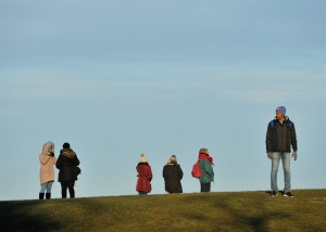 calton-hill-edinburgh-tourists